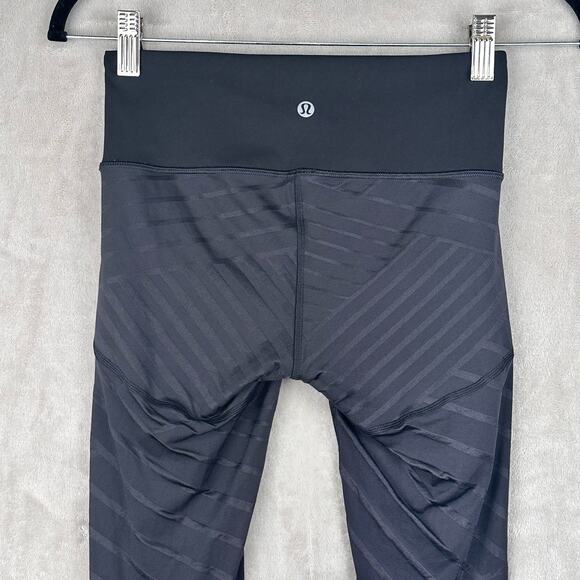Lululemon Leggings Womens 2 Black Striped Textured Cropped Workout Athleisure - Picture 4 of 11